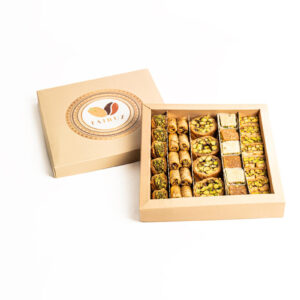 حلو عربي مشكل بالفستق